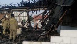 Warga Bakar Sampah, Gudang Karung Di Tangerang Ikut Terbakar