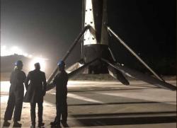 Pertama Kali Elon Musk Pamerkan Foto Roket Falcon 9 SpaceX setelah Mendarat di Cape Canaveral