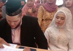 Mahligai Cinta Gadis Indonesia dan Bule Amerika, Komunikasi Lewat Facebook Ketemu Langsung Nikah