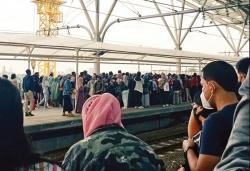 Penumpang Menumpuk di Stasiun Manggarai Buntut dari Penerapan Pola Operasi Baru KRL