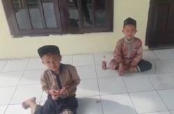 Rindu Orangtua, 2 Bocah Kakak Beradik Nekat Seberangi Selat Sunda