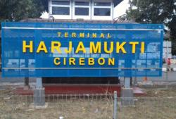 Masyarakat Kembali Keluhkan Keberadaan Calo di Terminal Harjamukti Cirebon