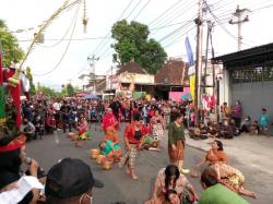 Rayakan Hari Lahir Pancasila, Ratusan Warga Gandekan Solo Antusias Menyaksikan Karnaval Kebhinekaan