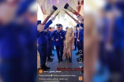 Viral! Pria Ini Nikahi Gadis Pujaannya Tanpa Memandang Fisik, Netizen: Ini Namanya Cinta!