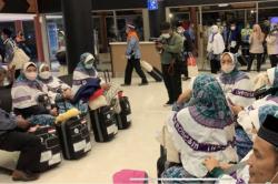 Pagi Ini Sebanyak 393 Calhaj Kloter 1 Terbang ke Tanah Suci