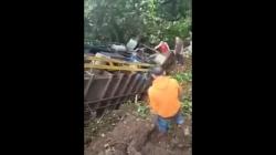 Tragis ! Truk di Madina Terjun Bebas ke Jurang, Kernet Tewas Tergencet
