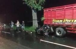 Pelajar 14 Tahun Tewas Mengenaskan Tabrak Truk Mogok saat Hujan Deras
