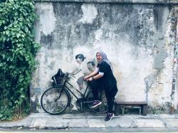 Dunia Pelajaran dan Sastra Masih Ibarat Minyak dan Air