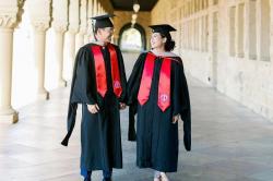 Daftar Tujuh Artis yang Nikah dengan Teman Kuliah, Salah Satunya Maudy Ayunda