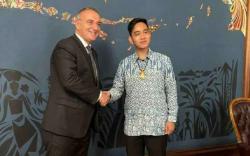 Gibran Rakabuming Promosikan Batik ke Paris