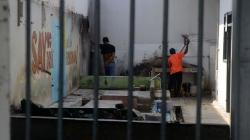 Napi Anak Kabur dari Lapas Kasus Pemerkosaan, Jebol Jeruji Besi dan Kaca Kamar Mandi 