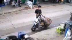 Maling Motor Kurir Ekspedisi Beraksi, Semua Paket Ikut Dibawa Kabur