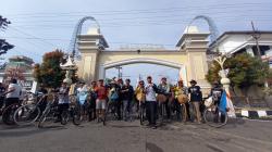 Lima Pesepeda Kuno Dari Sidoarjo Dilepas Ketua Kosti Tegal Menuju Pornas Palembang