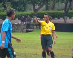 Inilah Profil Wasit Sepak Bola Tarkam yang Dipukul Anggota DPRD