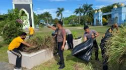 Jelang HUT Bhayangkara Ke-76 Jajaran  Polres Raja Ampat Bersihkan Sejumlah Rumah Ibadah