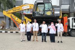 Bantu Tangani Banjir Kali Lamong, Bank Jatim Serahkan Alat Excavator Untuk Pemkab Gresik