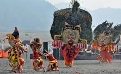 Eksotika Bromo, Pagelaran Tarian di Tengah Lautan Pasir