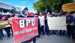 Tuntut Kenaikan Gaji 50 Persen, Ribuan Anggota BPD Demo Kantor Bupati Pati