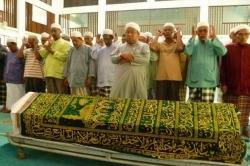 Tata Cara Menshalatkan Jenazah Laki-laki Dan Perempuan Sesuai Syariat Islam, Niat, Doa Dan Urutannya