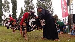 Lama Terpuruk Akibat Pandemi, Ini Meriahnya Festival Kesenian Ebeg di Banyumas