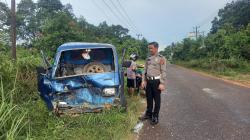 Adu Kambing Pikap vs Truk, 3 Orang Alami Luka Berat Dilarikan ke Puskesmas