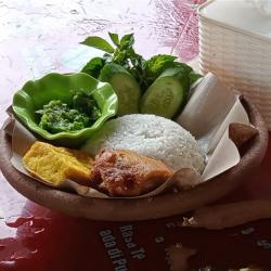 Nikmati Ayam Bakar Sambel Hijau, Cocok Untuk Makan Siang di Pandeglang