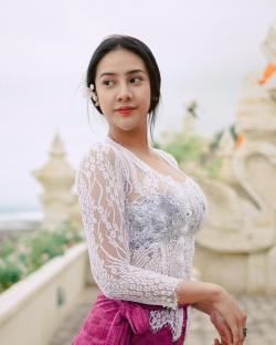 Perjalanan Karier dan Asmara Model Cantik Anya Geraldine, Kini Terlibat Cinta Segitiga