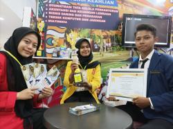 SMK Ketintang Pamer Prestasi di Maspion IT, Ada yang Juara Lomba Puisi