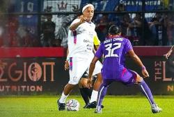 Dianggap Gagal Totol, Trofeo Ronaldinho Bikin Warganet Kecewa