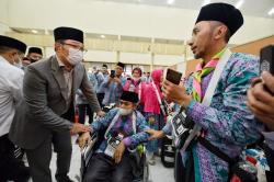 Ridwan Kamil Lepas 413 Calon Jemaah Haji Kloter 34 asal Jawa Barat