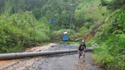 Jalan Poros Mamasa - Toraja Longsor, Pengendara Diimbau Waspada!