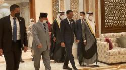 Menhan Prabowo Sambut Kedatangan Presiden Jokowi di Bandara Abu Dhabi UEA