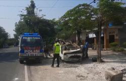 Rayakan HUT Bhayangkara, Seorang Polisi Kabupaten Tuban Tewas Tertabrak Mini Bus