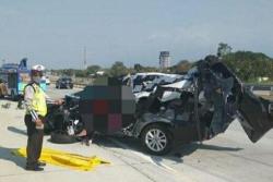 Mobil Innova Tabrak Pantat Truk di Tol Gempol Pasuruan, 2 Orang Tewas di Tempat