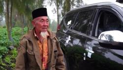 Sosok Mbah Kerto, Beli Pajero Bawa Uang Dalam Karung