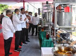 Jokowi Tinjau Inovasi Pengolahan Minyak Kelapa Sawit, Edy: Titik Awal Memajukan Petani Kecil