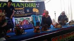 Unik Warga Di Pangandaran Hajatan Khitanan Anak Dengan Hiburan Mesin Senso