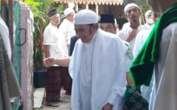 Rhoma Irama jadi Khatib  salat Idul Adha ajak gunakan harta dunia sebagai sarana masuk surga. 