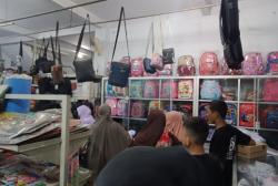 Jelang Ajaran Baru, Toko Perlengkapan Sekolah Mulai Diserbu Pembeli