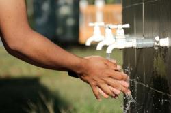 Hukum Berwudhu di Kamar Mandi, Muslim Wajib Tahu