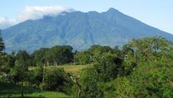 Gunung Salak Disebut Punya Banyak Cerita Mistis, Suara Gamelan hingga Titik 47