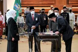 Pejabat Kementerian Sosial Resmi Jadi Sekdaprov Jatim, Khofifah Sumringah