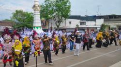 HUT SMP N 6 Temanggung Gelar Long March dan Pentas Seni