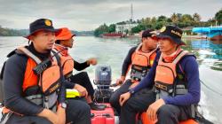 Perahu Nelayan Terbalik Dihantam Ombak di Perairan Kasilampe Kendari, 1 Orang Hilang
