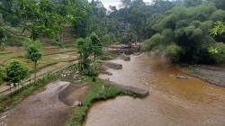 Dampak Banjir Bandang Warga Kampung Naga Tasikmalaya Rugi Rp650 Juta, 4 Jembatan Putus