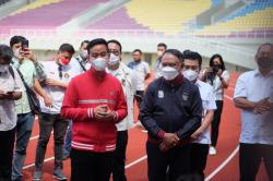 Serahkan Medali Emas di Cabor Judo Tuna Netra, Menpora Sebut Perolehan Medali Indonesia On Track