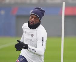 Empat Pemain Baru Belum Cukup, Mourinho Buru Gelandang PSG Georginio Wijnaldum