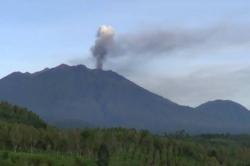 Wisatawan dan Pendaki Diimbau Tidak Naik Puncak Gunung Api Raung