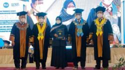 Kisah Haru Seorang Ibu Mewakili Wisuda Putranya di Unesa yang Sudah Tiada, Pihak Kampus Adakan Doa B