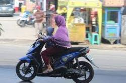 Tips Aman Bonceng Anak Naik Motor